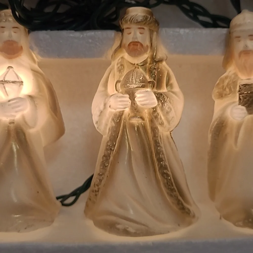 Vintage Christmas Wisemen and Stars Blowmold Light